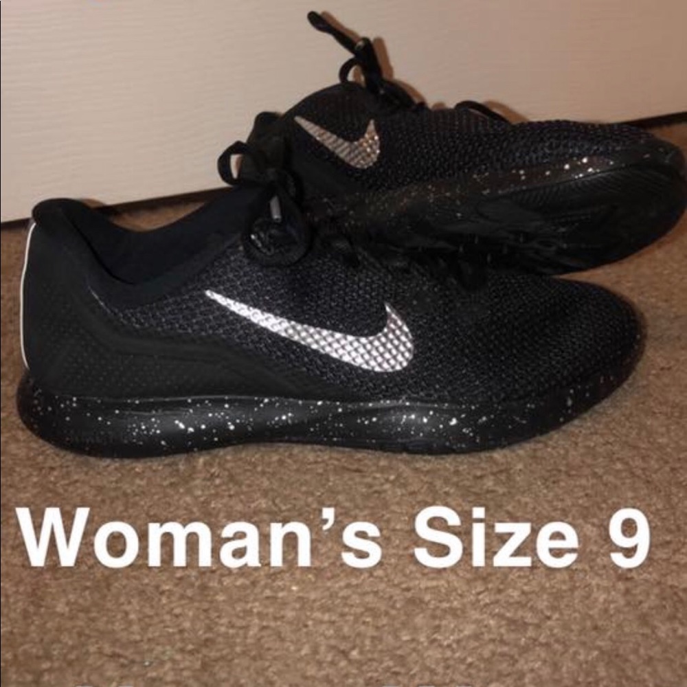 Black Nike Shoes